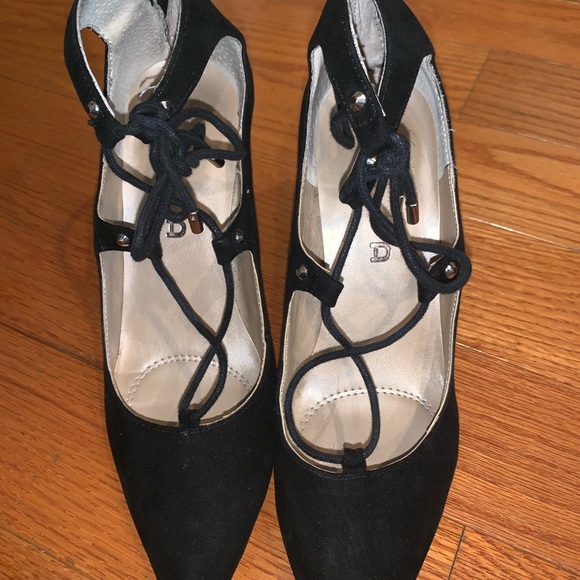 Black lace-up heels - Picture 3 of 3